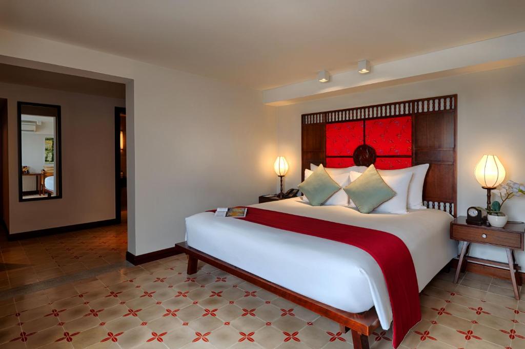 Phòng Deluxe Giường Đôi Hướng Sông - Bestbooking.vn